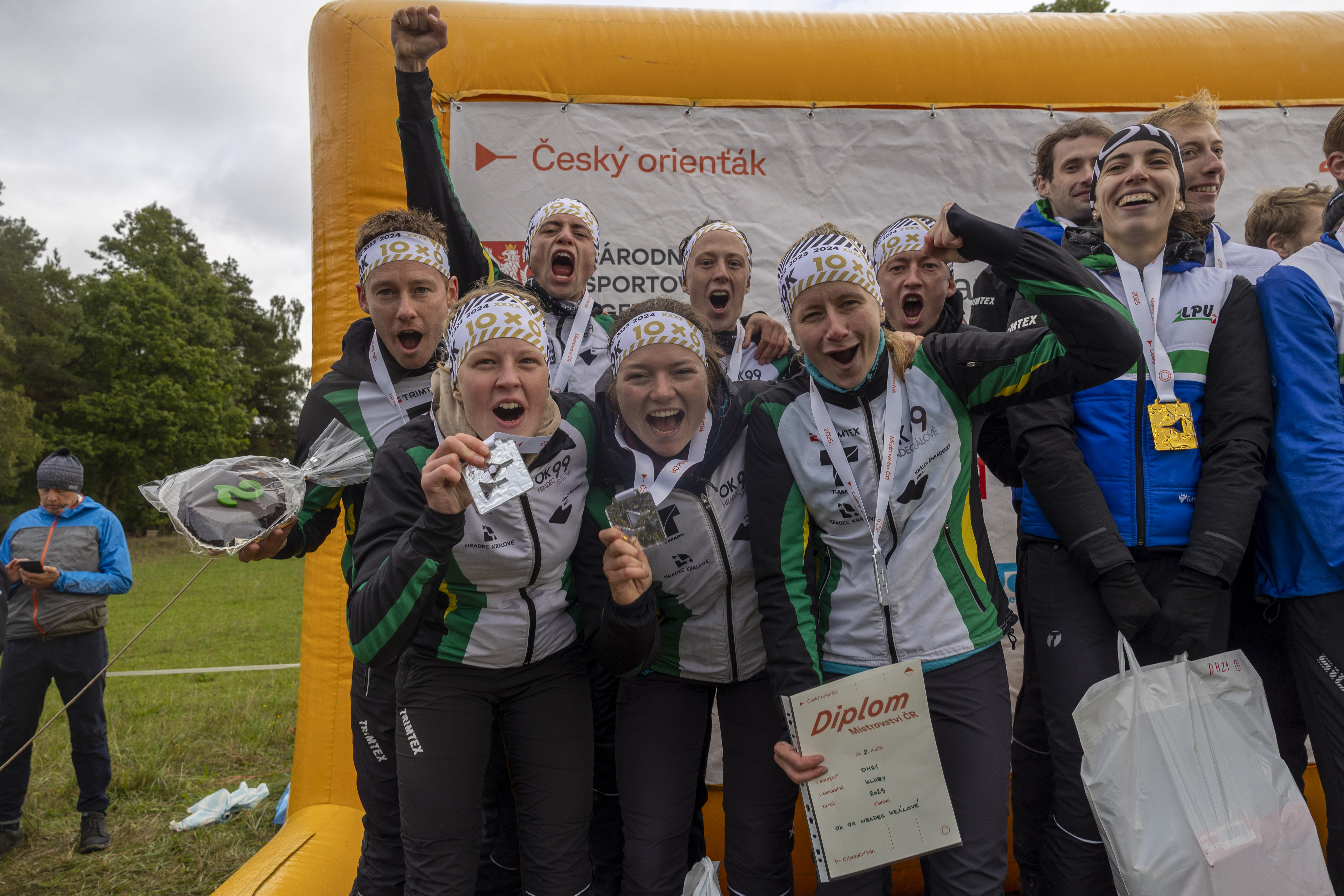 Medaile všech barev z MČR štafet a klubů